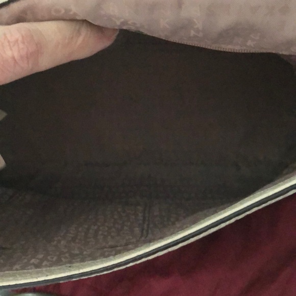 SOLD LOCAL Listing Kate Spade Everette Way Talluh - Picture 6 of 8